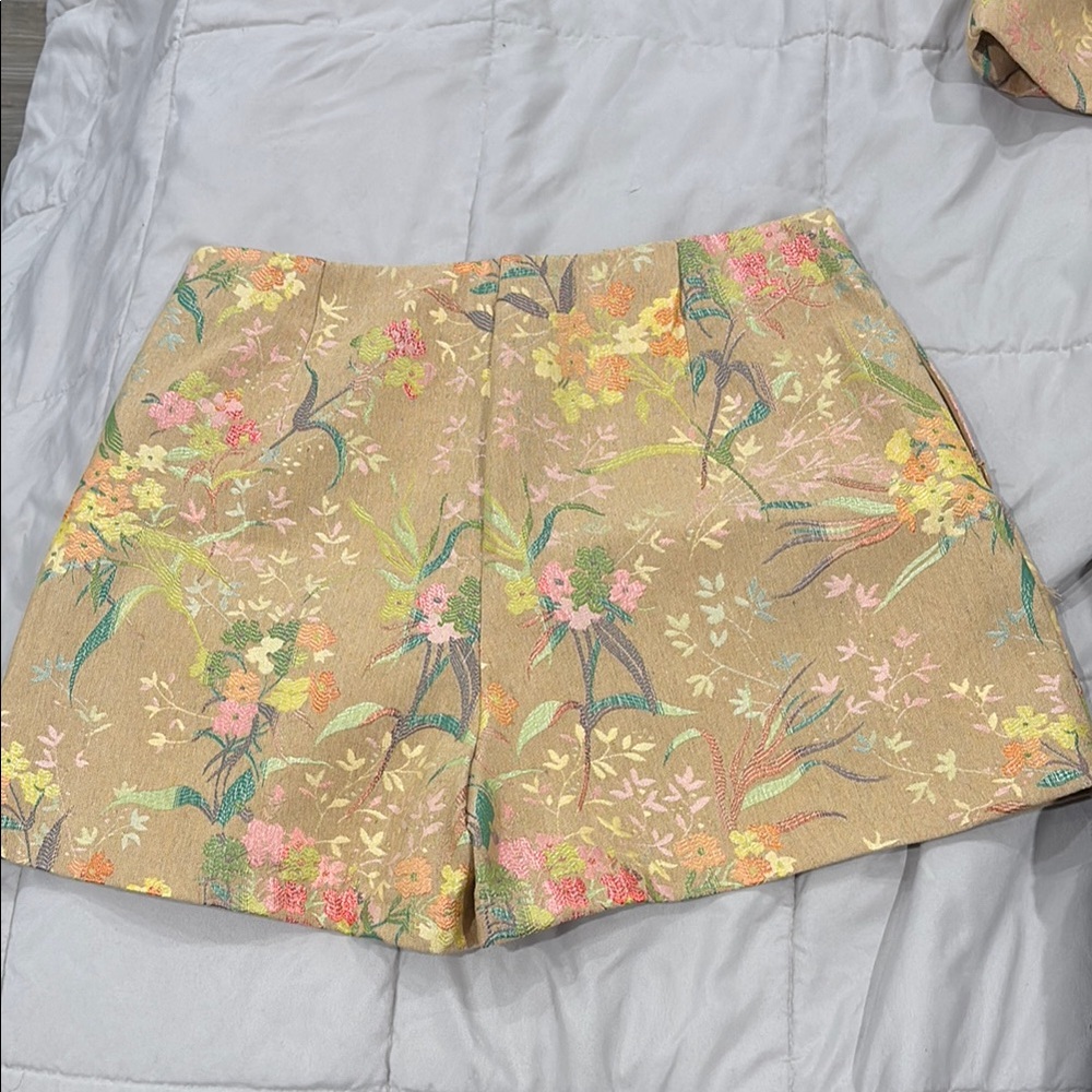 Floral Beige Women's Shorts